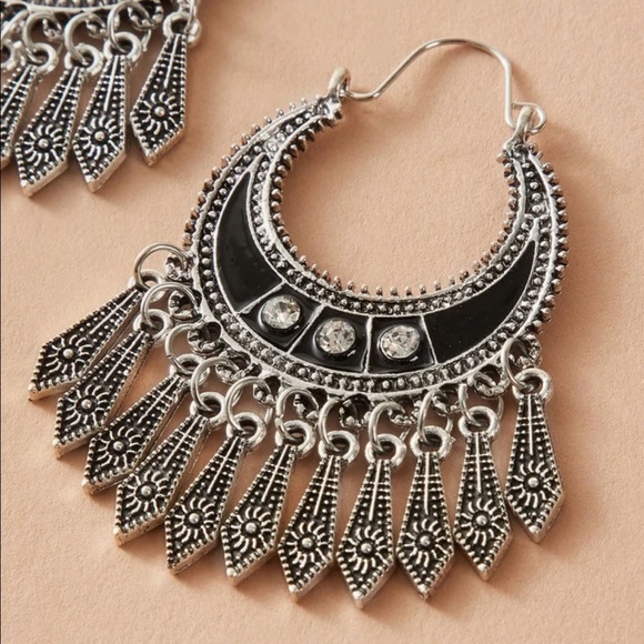 • Kai • Boho Tassel Earrings - Picture 3 of 4